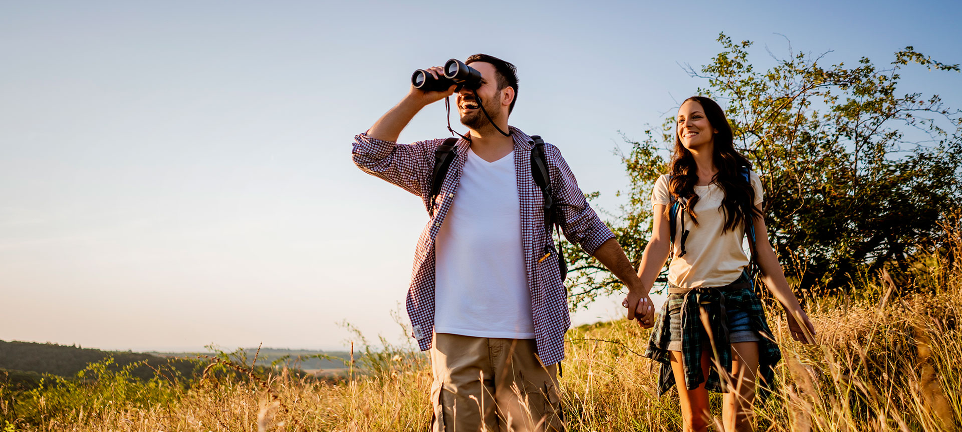 Turisti che osservano la natura Turisti che osservano la natura