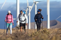 Trekking in famiglia in un parco geologico in Spagna