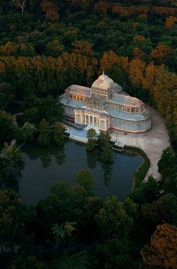 Palais de Cristal dans le parc du Retiro de Madrid