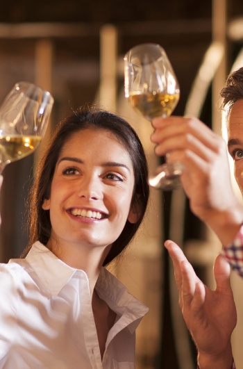 Turista en una cata de vino