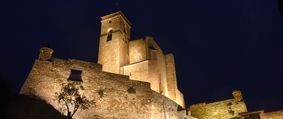 Castello di Benabarre di notte, Huesca, Aragona