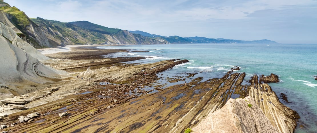 Blick auf den Strand von Itzurun in Zumaia, Gipuzkoa