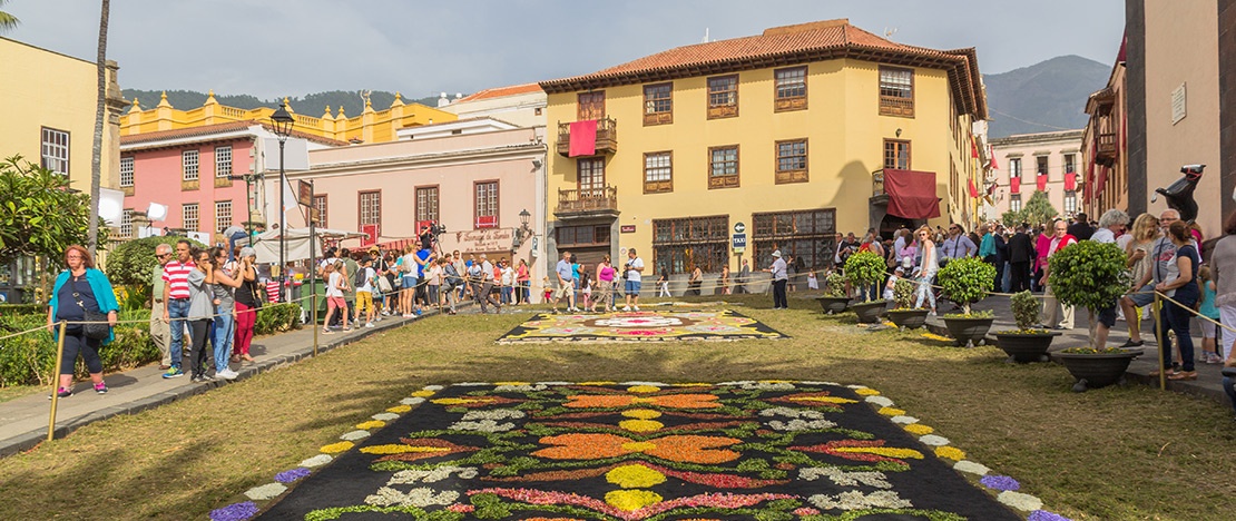 Tappeti di fiori per le vie di La Orotava durante il Corpus Domini, Tenerife