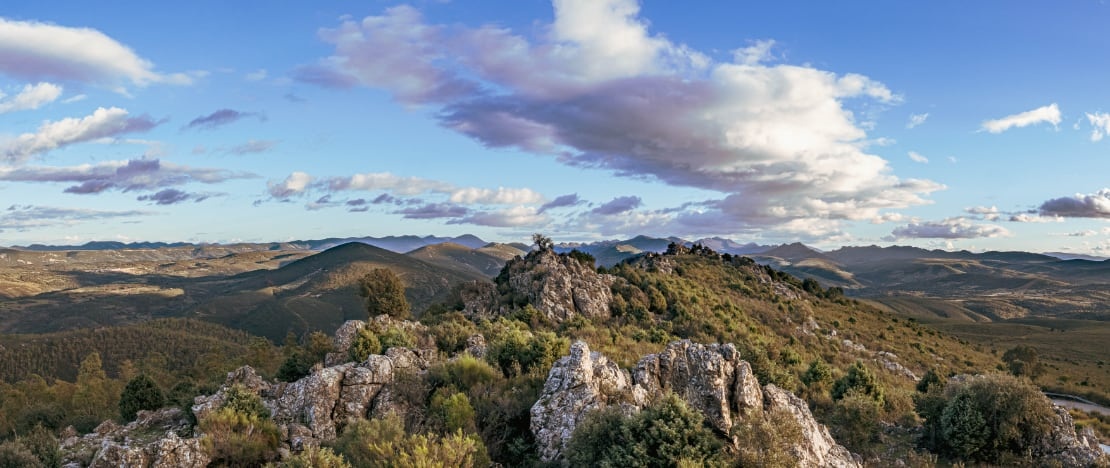 Paesaggio dei rilievi montuosi di Villuercas –Ibores– Jara a Cáceres, Estremadura