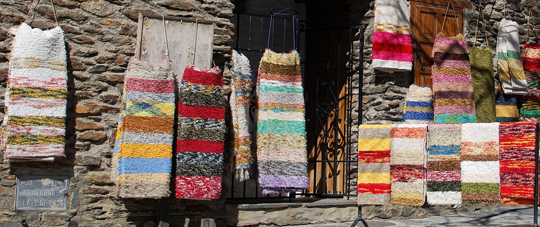 Negozio di jarapas a Bubión, Las Alpujarras, Granada, Andalusia